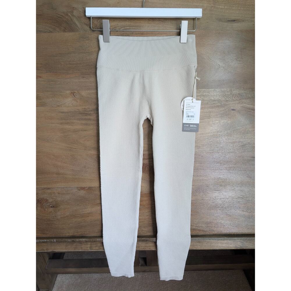 NWT Vuori Waffle Seamless Leggings Women XS Light Tan Stretch Performance VW4085